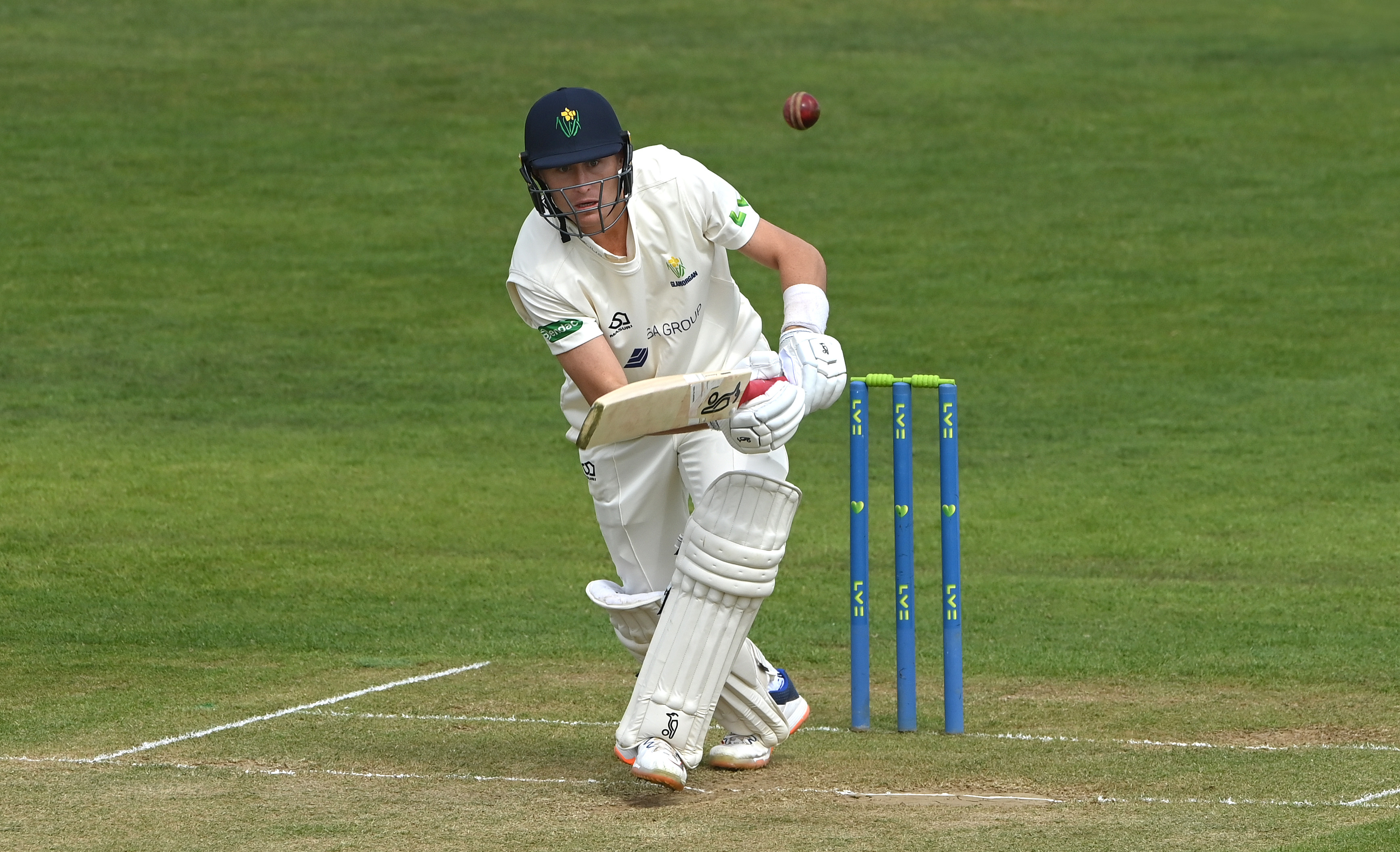 Yorkshire V Surrey, Hampshire V Notts, & More: Day 4 Live   The Twist No One Expected! - xv03ypt