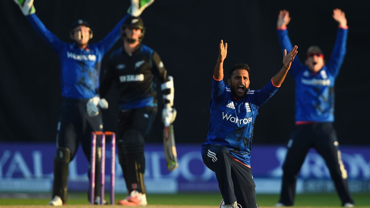 Adil Rashid appeals against New Zealand in 2015