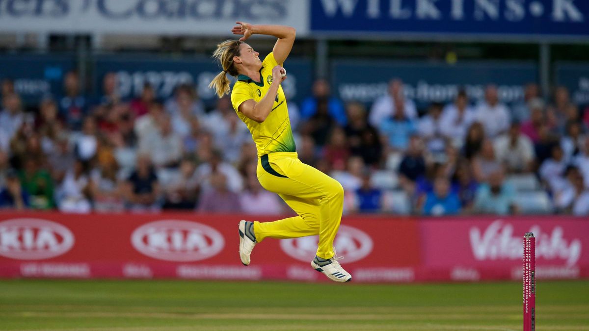 Another coach to name Ellyse Perry as someone they'd pick in their women's team. Would you pick her too?
