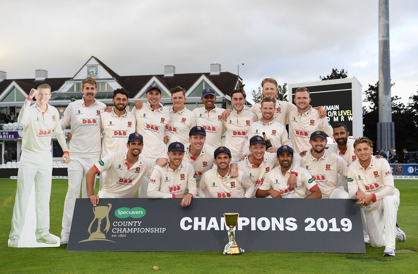 Essex win the Specsavers County Championship