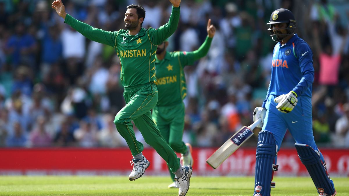 Pakistan's Junaid Khan playing during the World Cup against India