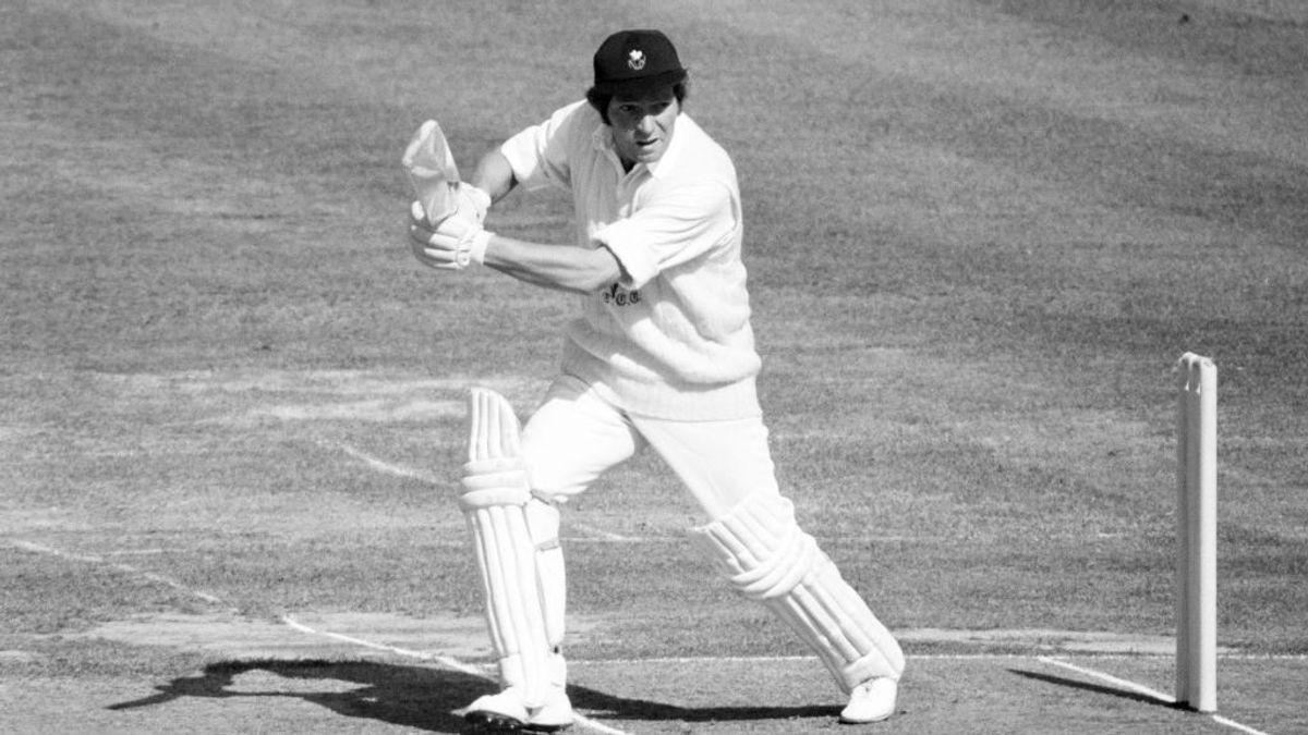 Alan Jones in action for Glamorgan