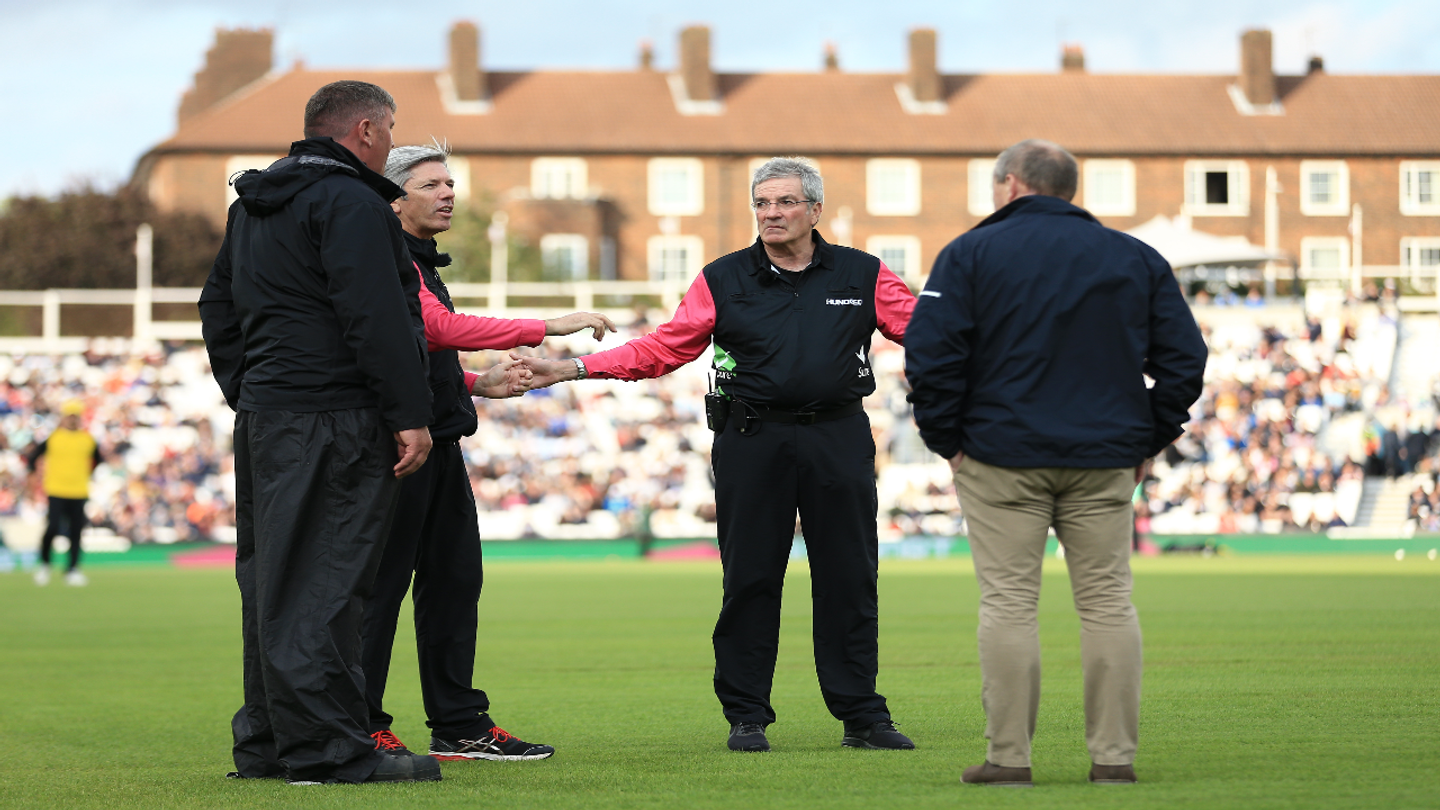 The umpires are waiting on a further inspection at The Kia Oval